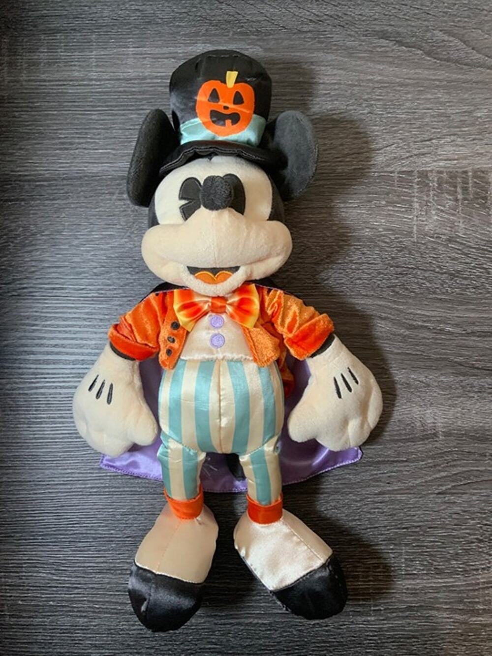 2020 Halloween Disney Park Exclusive Mickey Mouse Plush Trick And Treat USED